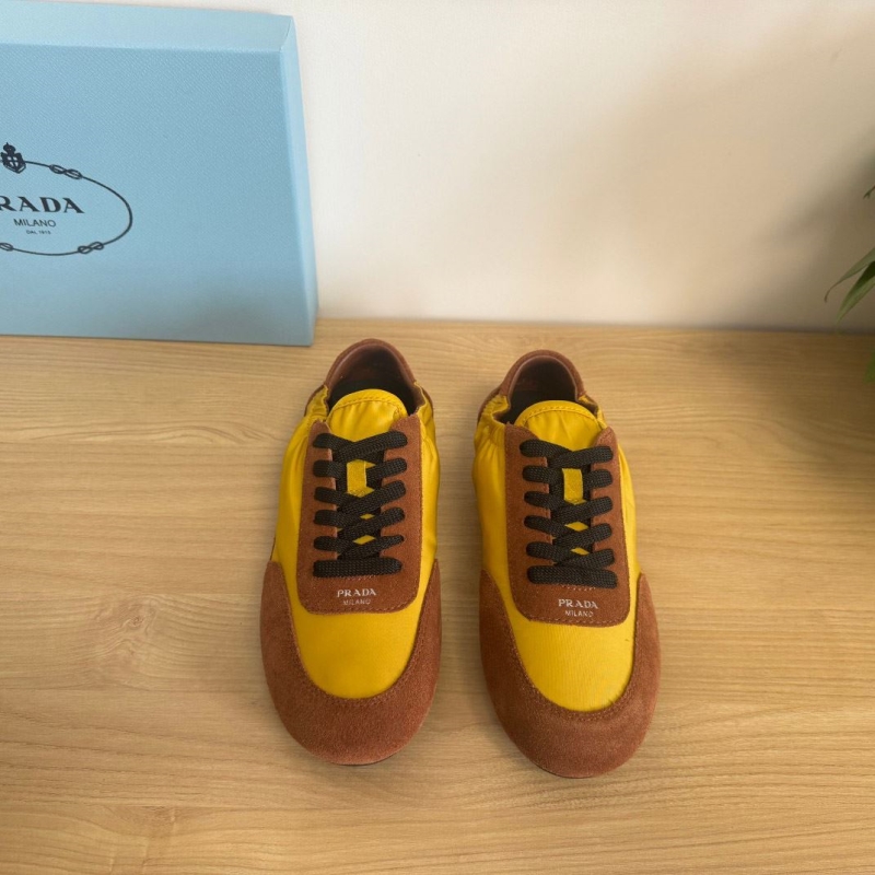 Pra*a casual shoes